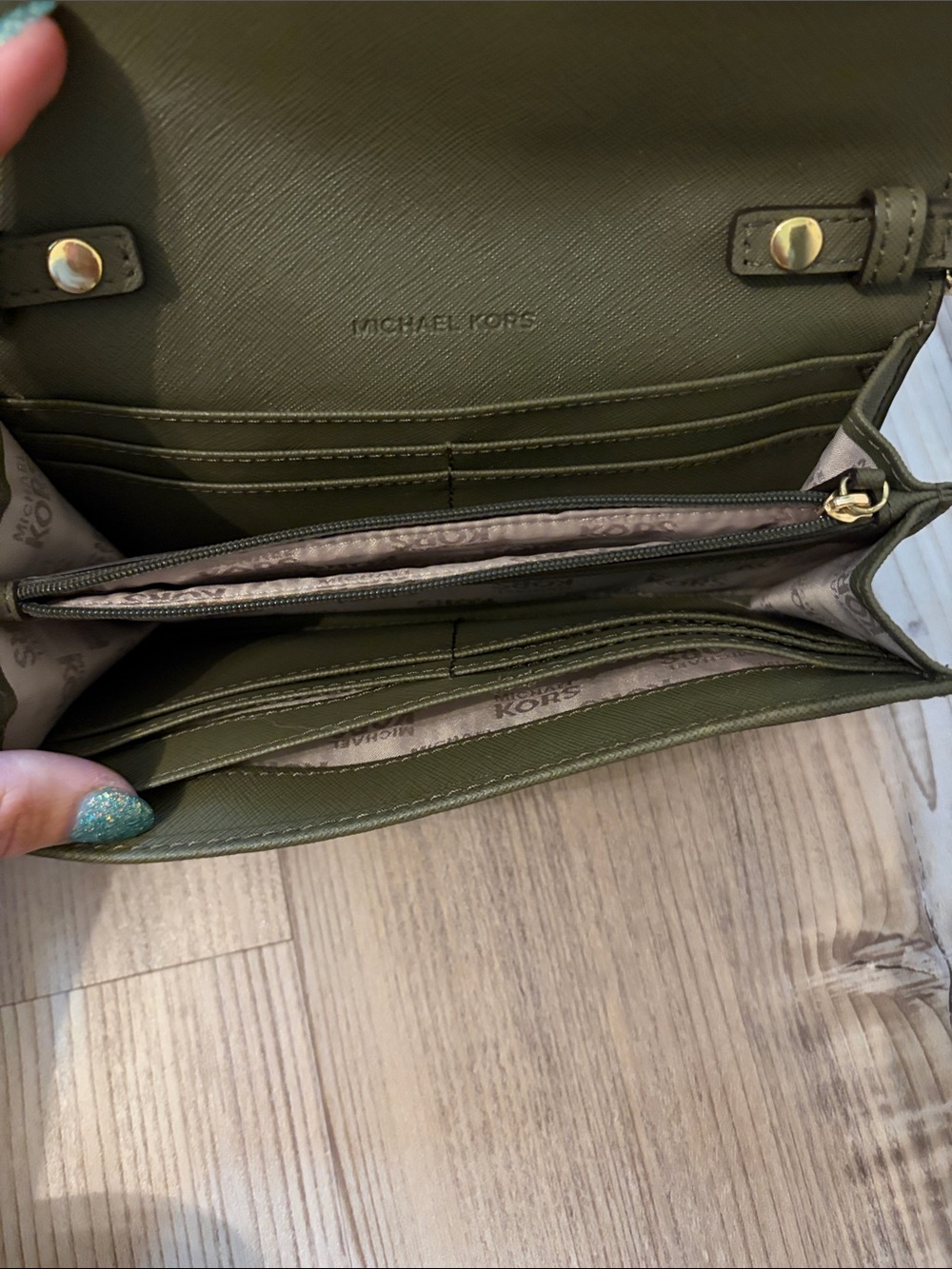 Michael Kors Olive Green Crossbody with Gold Chain Strap - Picture 3 of 3